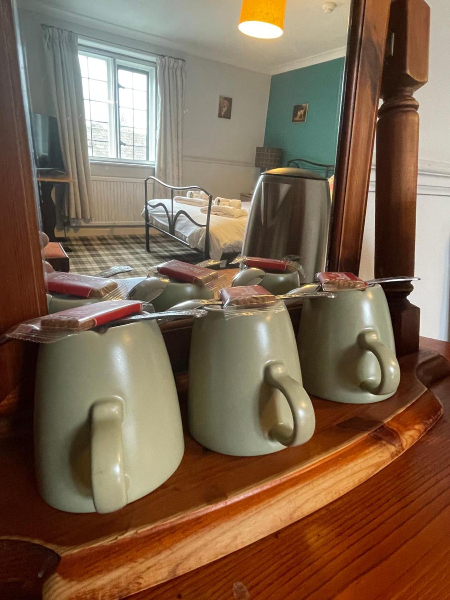เดอะ คิงส์ อาร์ม อินน์ Montacute ภายนอก รูปภาพ